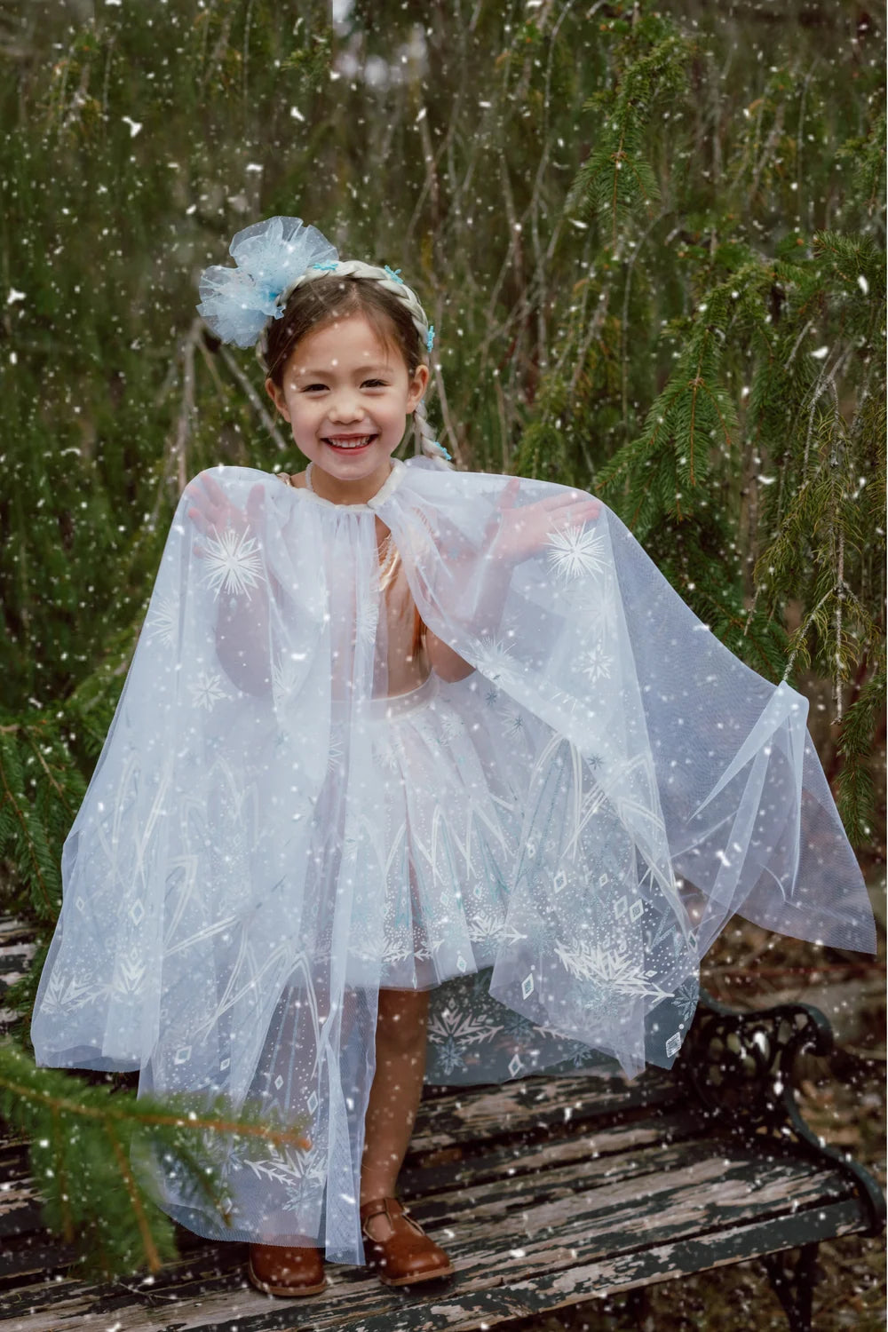 Winter Wonderland Cape SIZE 5-6