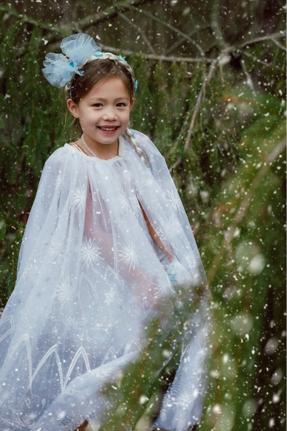 Winter Wonderland Cape SIZE 5-6