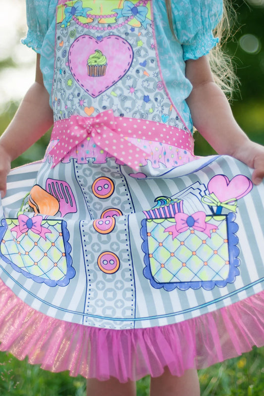 Colour-An-Apron SIZE 4-6
