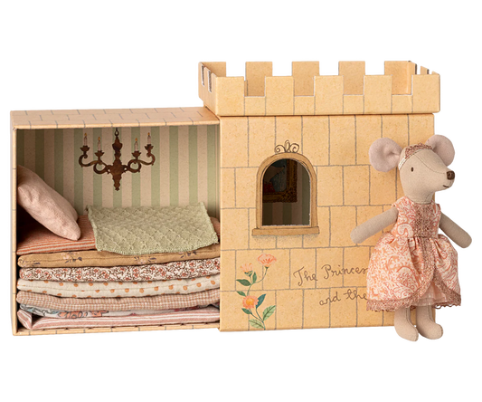Princess and the pea, Big sister mouse